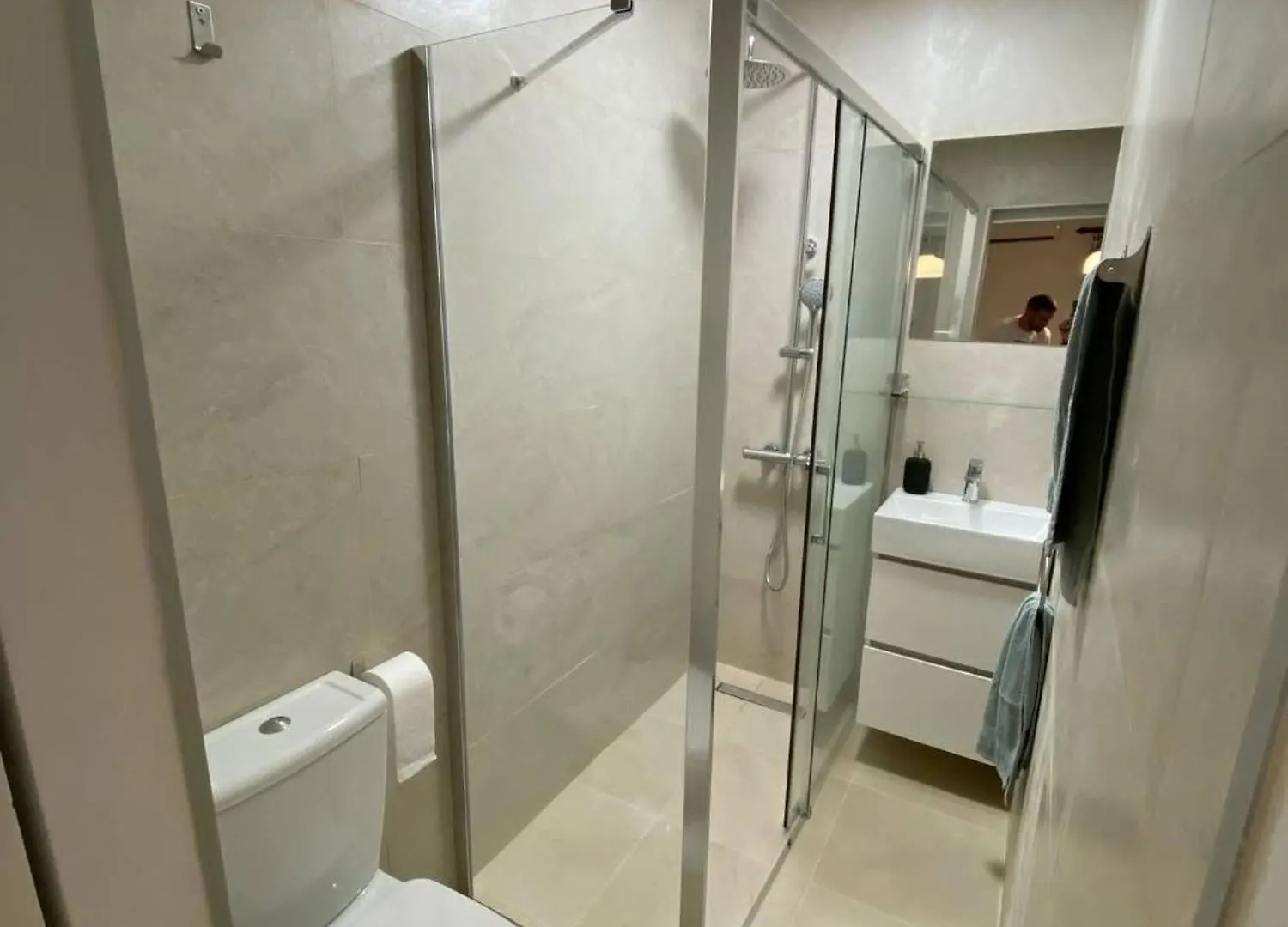 Floral Beach House مانيلفا